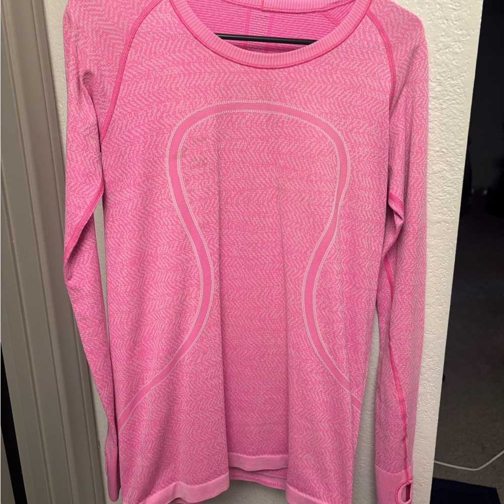 LULULEMON LONG SLEEVE SWIFTLY ‼️ ONE CALL OUT !!